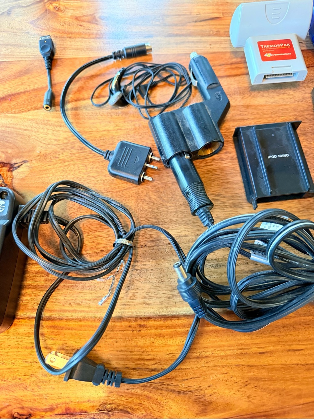 Nintendo 64 Accessory Bundle - Picture 3 of 15